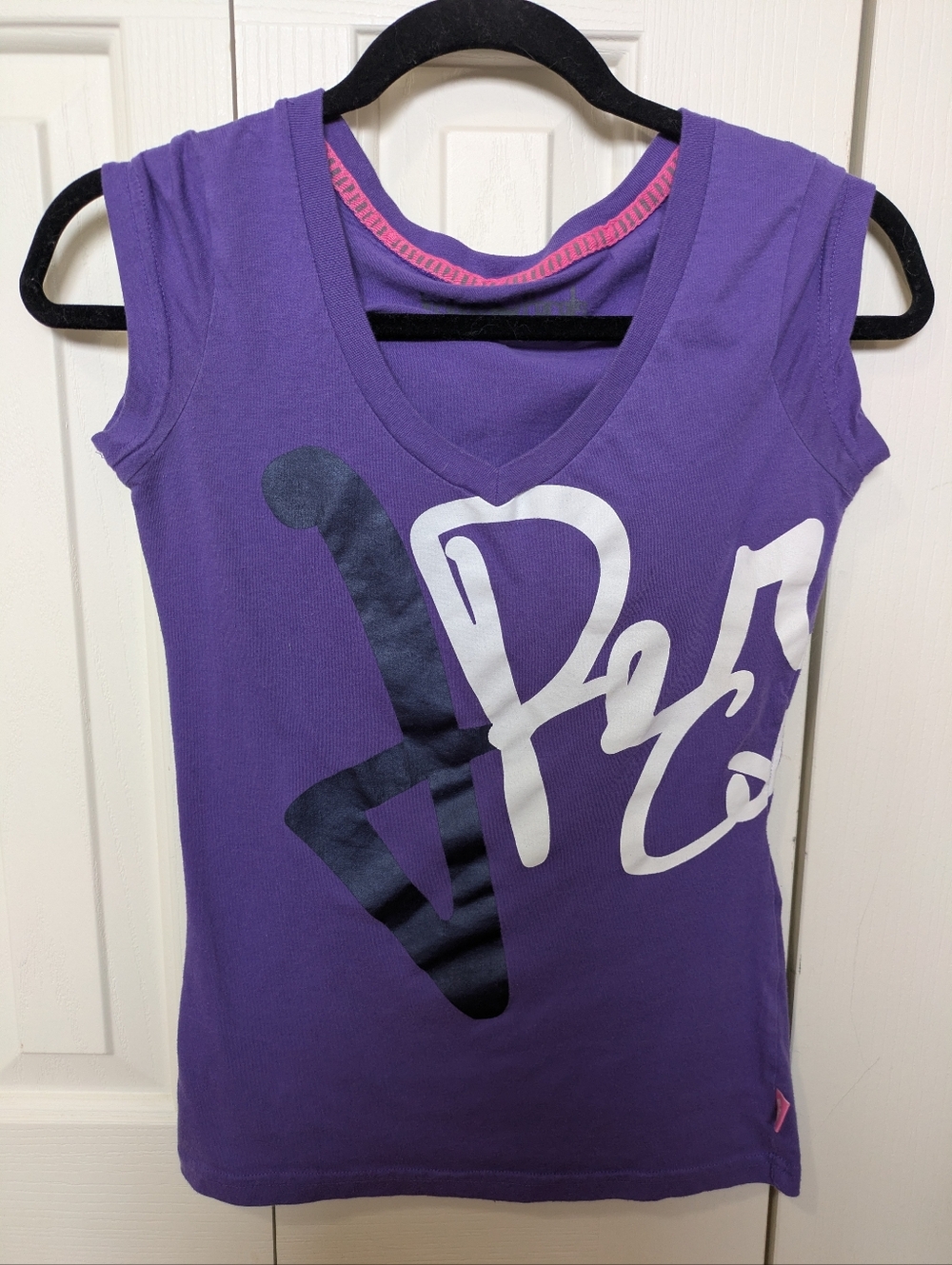 2/30$ Y2k Joshua Perets Soaring Hearts Purple V-Neck Tank with Pink Trim